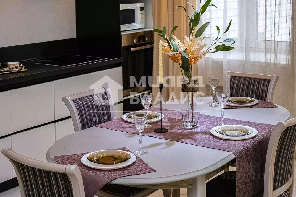 3-к кв. Омская область, Омск ул. Арнольда Нейбута, 14 (106.2 м) - Фото 1