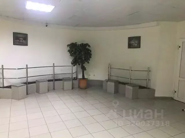 Помещение свободного назначения в Тюменская область, Тюмень ул. ... - Фото 1