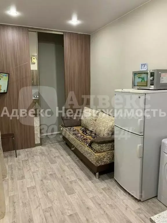 Комната Тюменская область, Тюмень ул. Котовского, 61 (8.0 м) - Фото 1