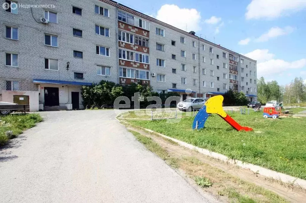 3-комнатная квартира: Ялуторовск, улица Дзержинского, 1 (57.8 м) - Фото 2