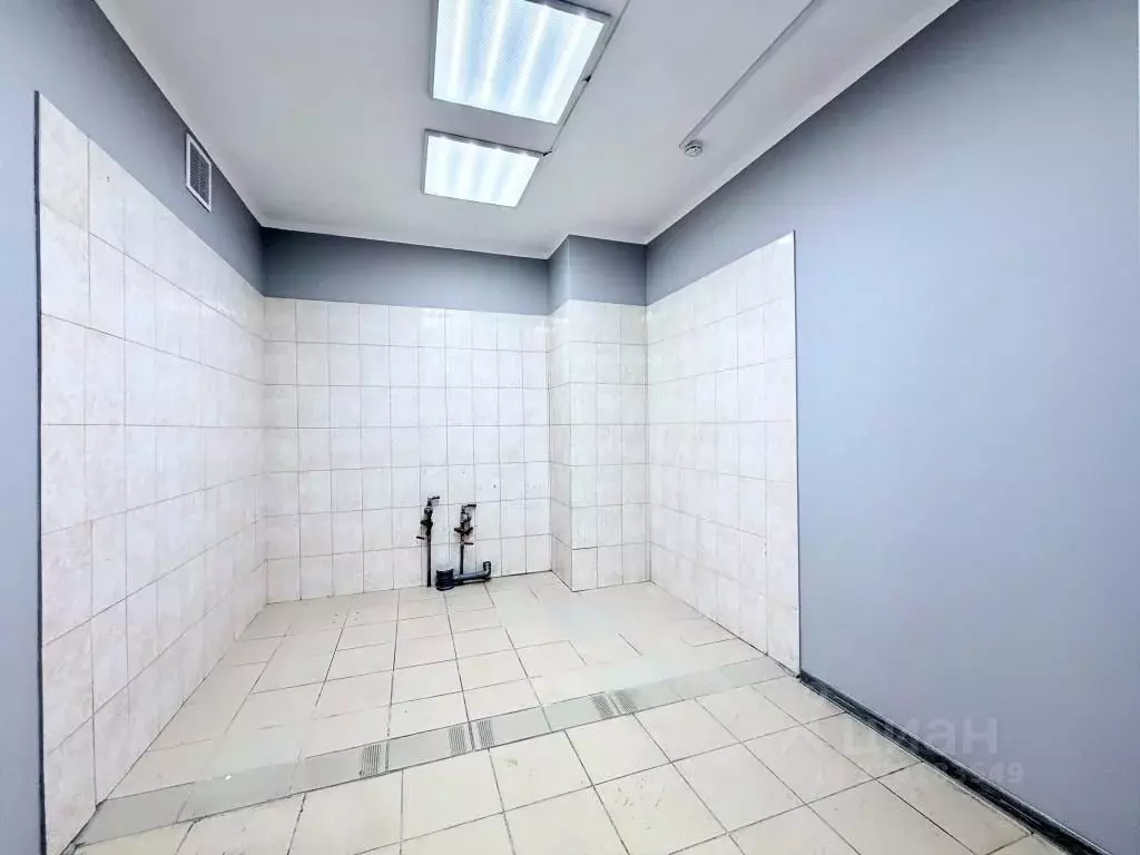 Помещение свободного назначения в Московская область, Красногорск бул. ... - Фото 1