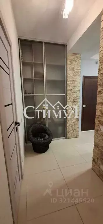 2-к кв. Хакасия, Абакан Аскизская ул., 152В (72.6 м) - Фото 1