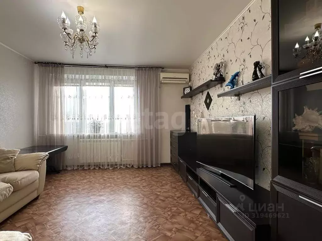 3-к кв. Саратовская область, Саратов ул. Имени П.И. Чайковского, 1 ... - Фото 1