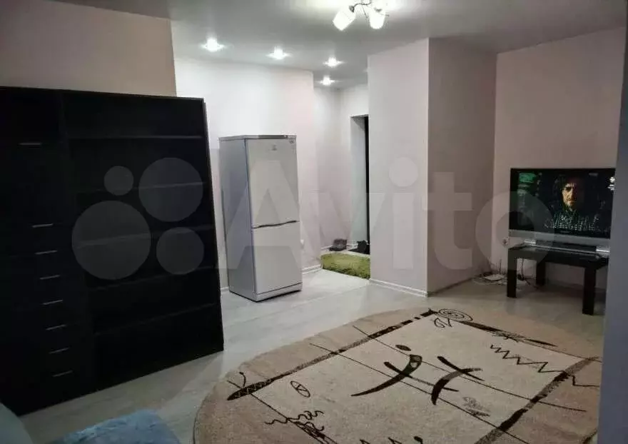 1-к. квартира, 43 м, 2/5 эт. - Фото 1