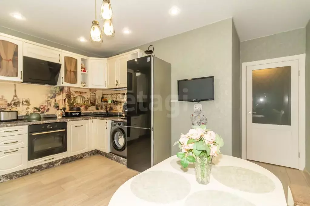 3-к кв. Челябинская область, Челябинск просп. Краснопольский, 46 (81.6 ... - Фото 1