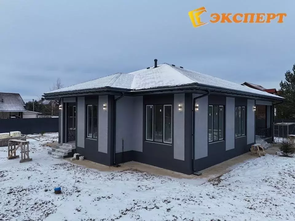 Дом в Калужская область, Жуковский муниципальный округ, Корсаково ... - Фото 1