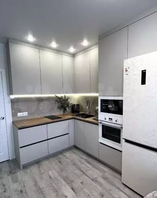 1-к. квартира, 42 м, 8/9 эт. - Фото 0