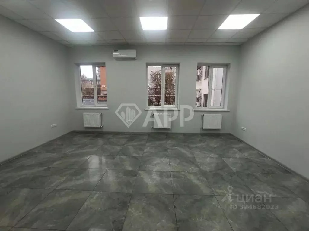 Офис в Краснодарский край, Краснодар ул. Имени Дзержинского, 8 (117 м) - Фото 1