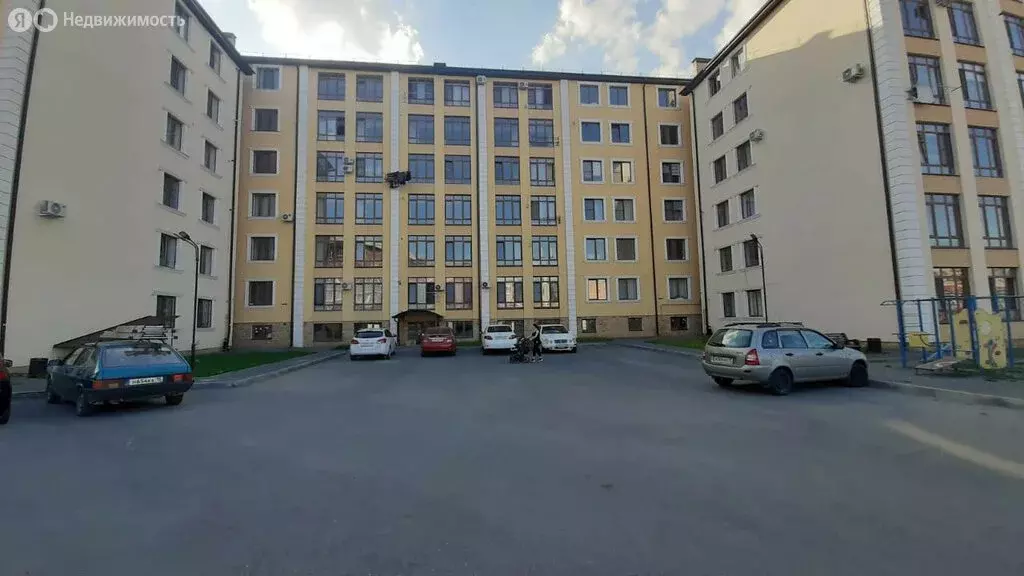 2-комнатная квартира: Владикавказ, улица Хадарцева, 8 (78 м) - Фото 1