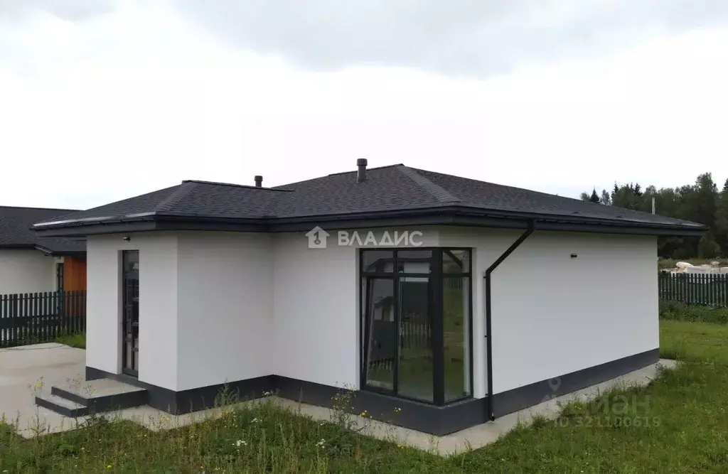 Дом в Калужская область, Жуковский район, с. Совхоз Победа ул. ... - Фото 2