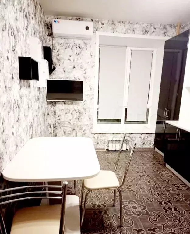 1-к. квартира, 40 м, 4/9 эт. - Фото 1