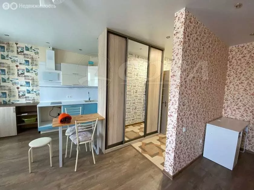 Квартира-студия: Тюмень, улица Мельникайте, 138а (32.4 м) - Фото 1