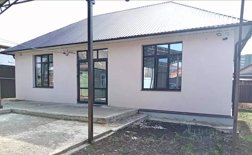 Дом в Саратовская область, Энгельс ул. 2-я Ленинградская (80 м) - Фото 0