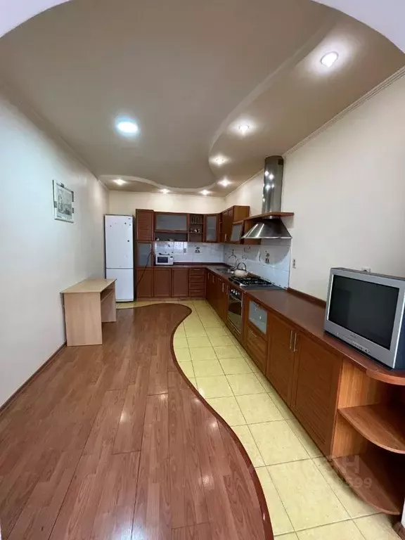 3-к кв. Астраханская область, Астрахань ул. Бурова, 10/1 (110.0 м) - Фото 0