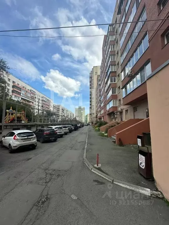 Гараж в Челябинская область, Челябинск ул. Братьев Кашириных, 12 (21 ... - Фото 1