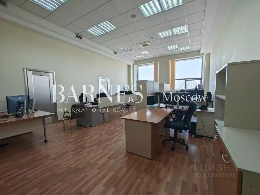 Офис в Москва ул. Крымский Вал, 3С2 (390 м) - Фото 1