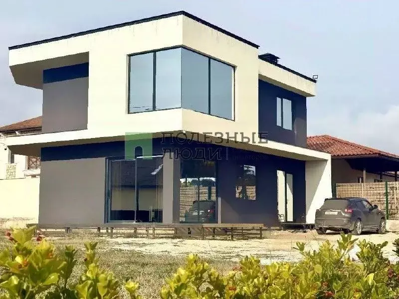 Дом в Севастополь ул. Славянская (220 м) - Фото 1