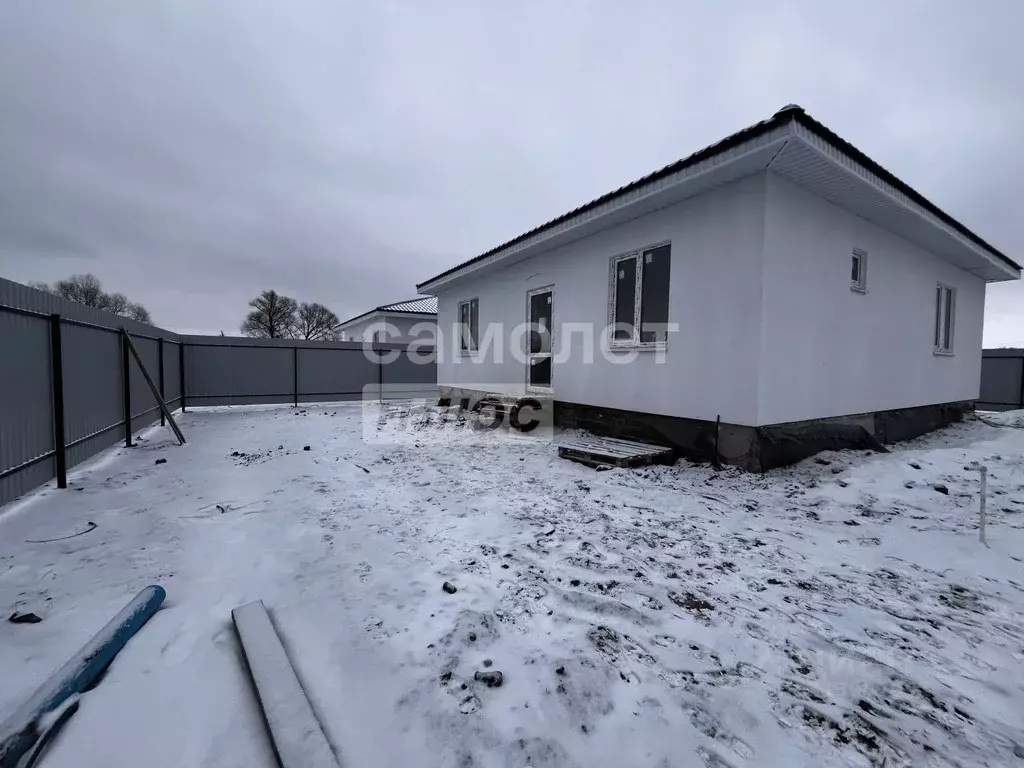 Дом в Курская область, Курский район, Моковский сельсовет, д. 1-я ... - Фото 1
