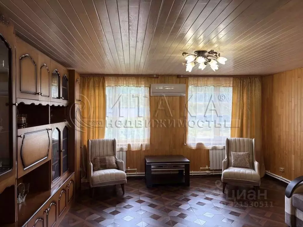 Дом в Ленинградская область, Лодейнопольский район, пос. Свирьстрой ... - Фото 2