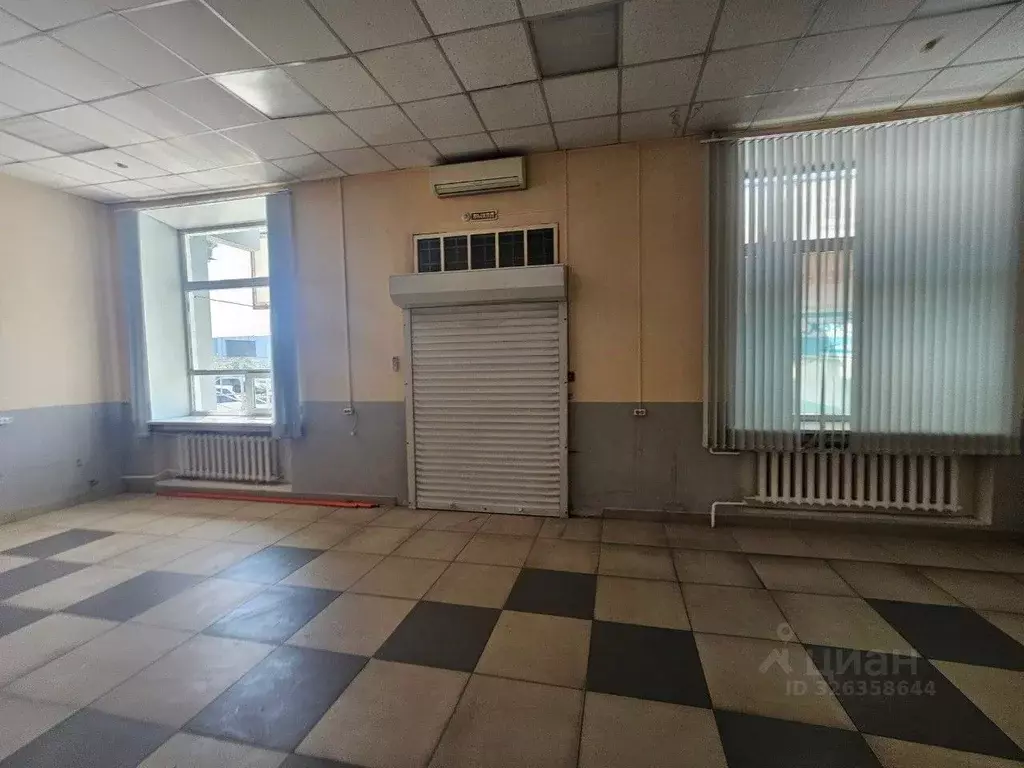 Помещение свободного назначения в Алтайский край, Барнаул просп. ... - Фото 1