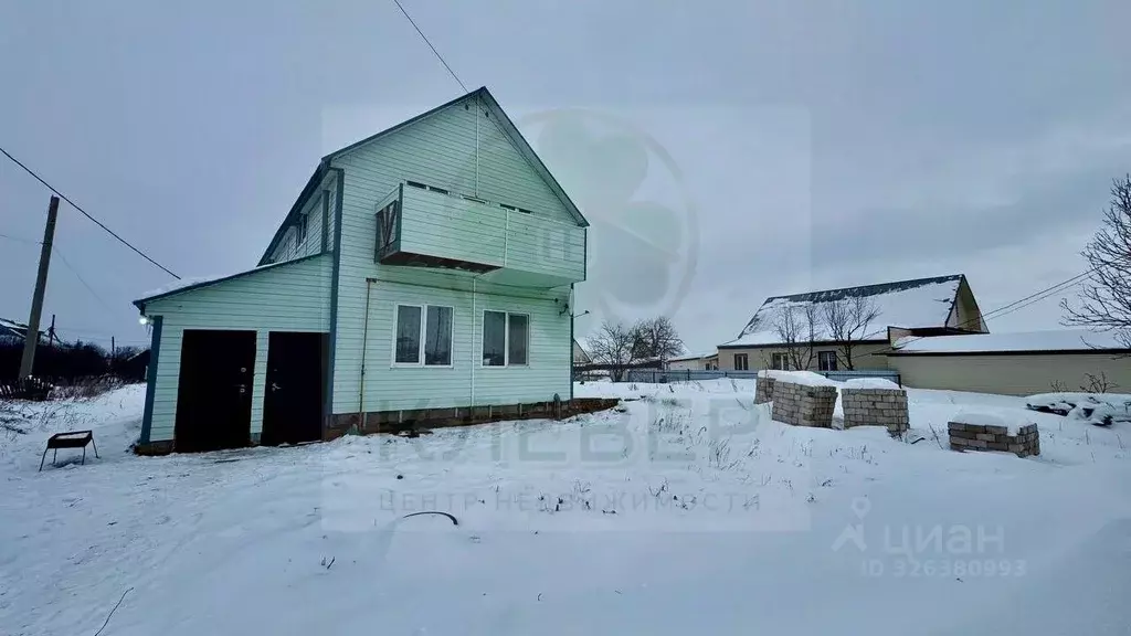 Дом в Башкортостан, Кушнаренковский сельсовет, с. Тарабердино ул. ... - Фото 1