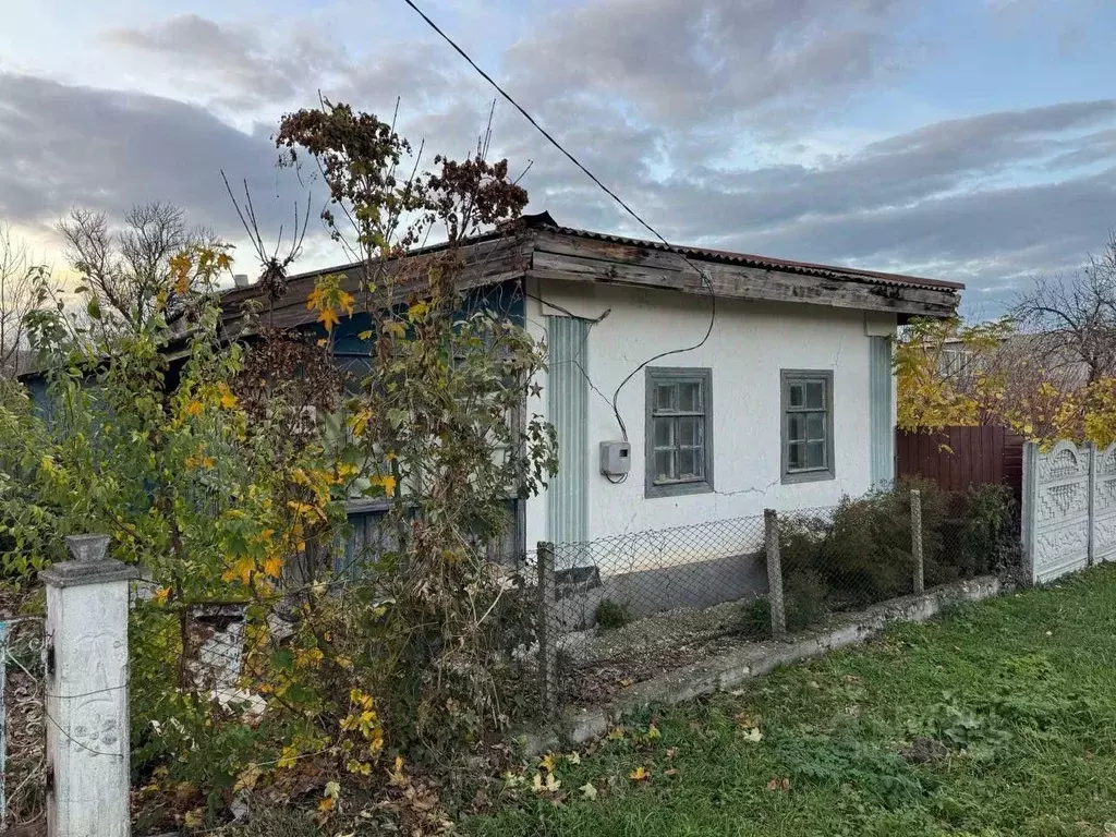 Дом в Крым, Белогорский район, с. Курское ул. Ленина (50 м) - Фото 1