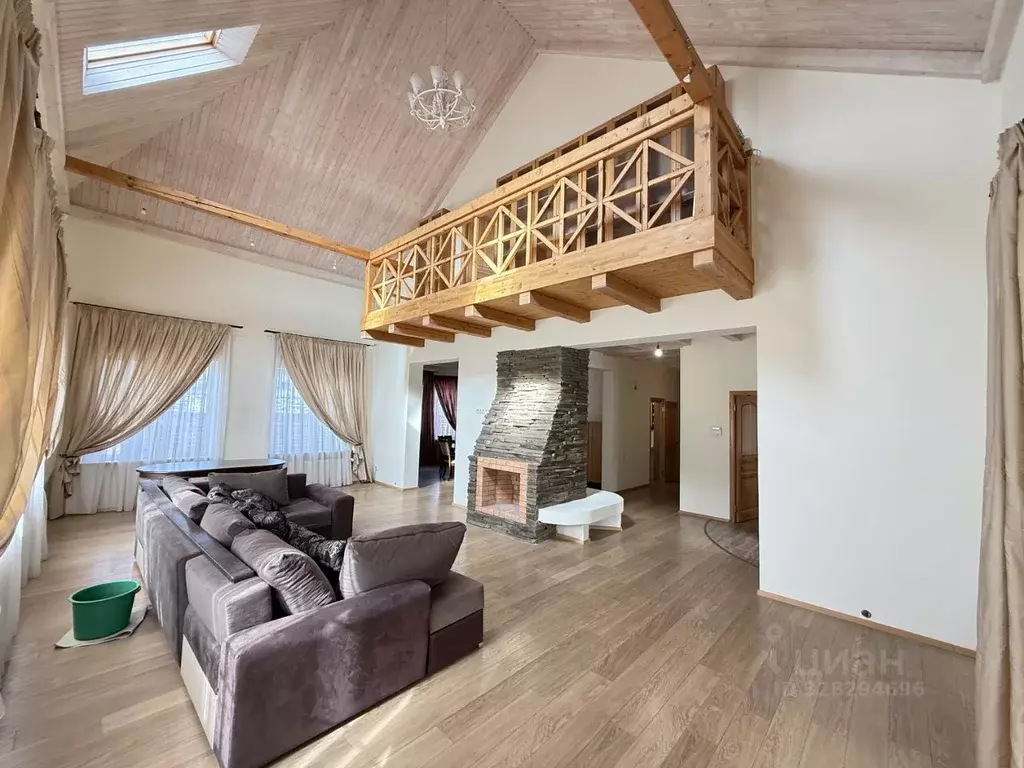 Дом в Московская область, Одинцовский городской округ, с. Жаворонки, ... - Фото 1