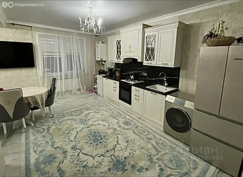 2-комнатная квартира: Махачкала, проспект Насрутдинова, 204 (76 м) - Фото 1