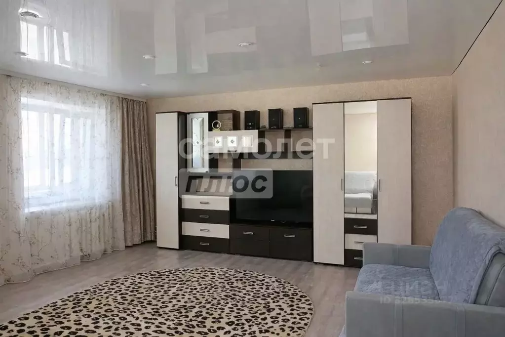 2-к кв. Челябинская область, Верхний Уфалей ул. Чекасина, 8 (54.4 м) - Фото 1