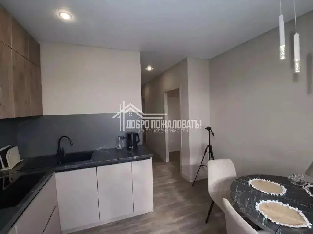 2-к кв. Хакасия, Абакан ул. Ивана Ярыгина, 33/2 (53.6 м) - Фото 1