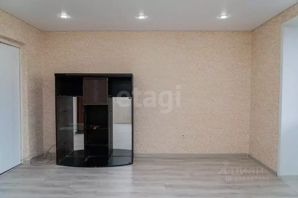 3-к кв. Башкортостан, Уфа ул. Коммунаров, 66/2 (70.0 м) - Фото 1