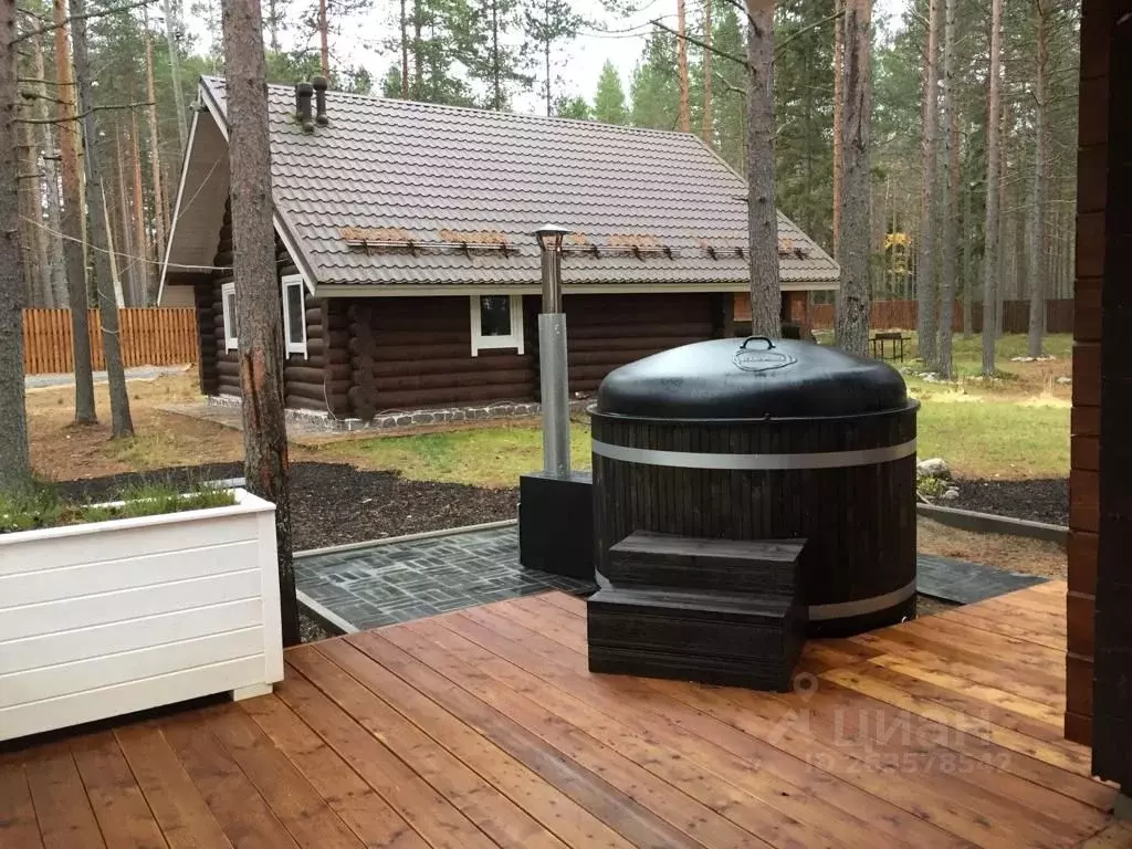 Дом в Карелия, Пряжинский район, Эссойльское с/пос, д. Сямозеро ул. ... - Фото 1