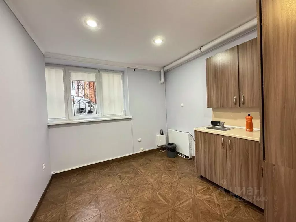Офис в Северная Осетия, Владикавказ Алагирская ул., 28 (100 м) - Фото 2