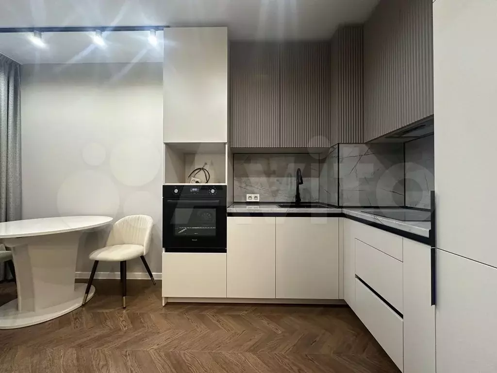 2-к. квартира, 55 м, 14/25 эт. - Фото 0