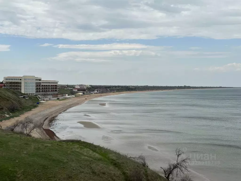 Участок в Крым, Ленинский район, Семисотское с/пос, с. Соляное  (6.3 ... - Фото 2