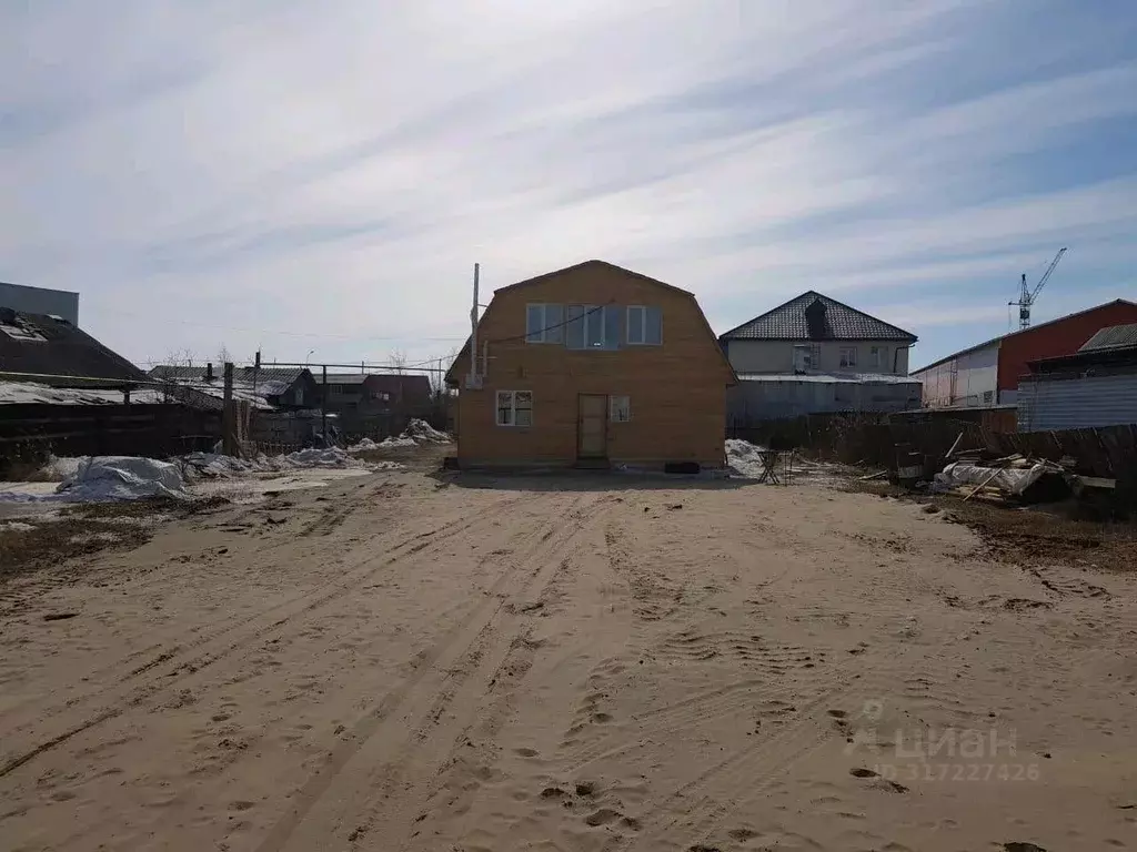 Дом в Саха (Якутия), Якутск ул. Кочнева, 71 (250 м) - Фото 1
