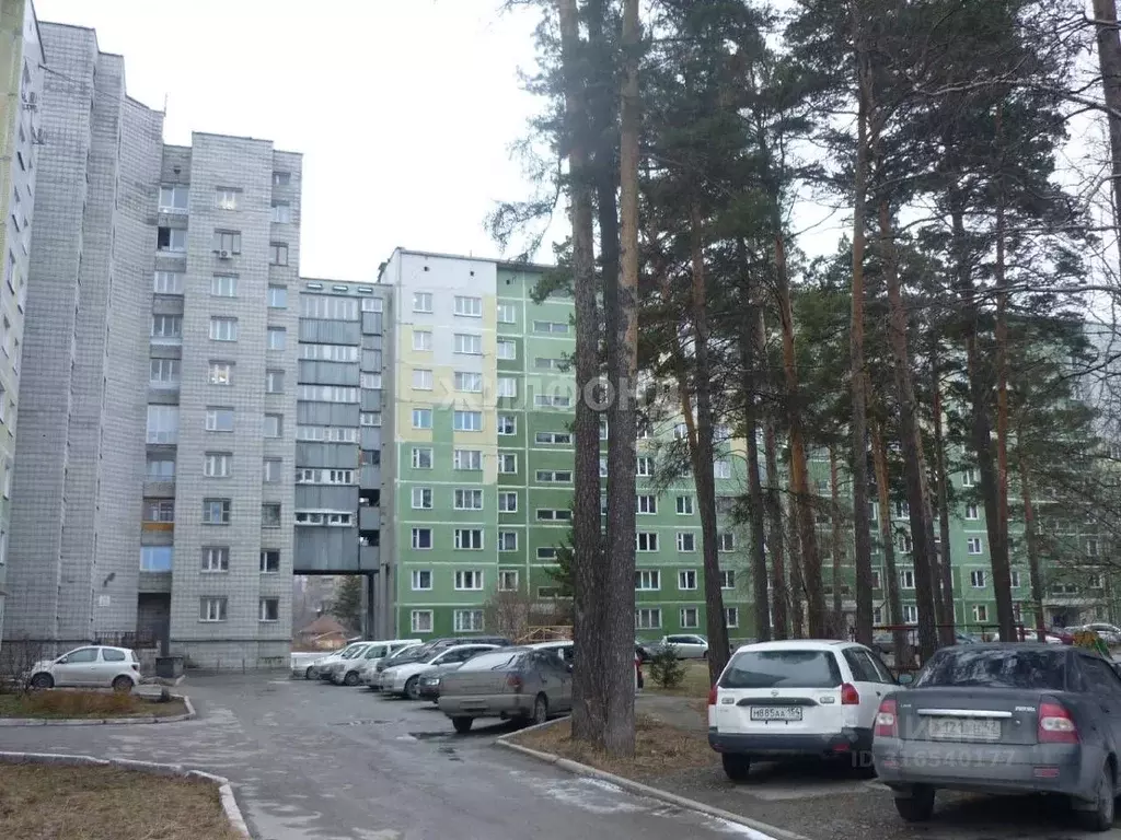 Комната Новосибирская область, Новосибирск Шлюз мкр, ул. Сиреневая, 27 ... - Фото 1