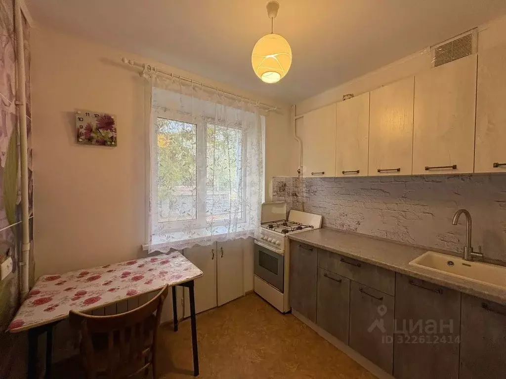 3-к кв. Оренбургская область, Оренбург Больничный проезд, 10А (49.6 м) - Фото 2