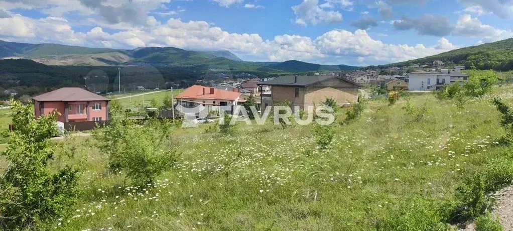 Участок в Крым, Симферопольский район, Добровское с/пос, с. ... - Фото 1