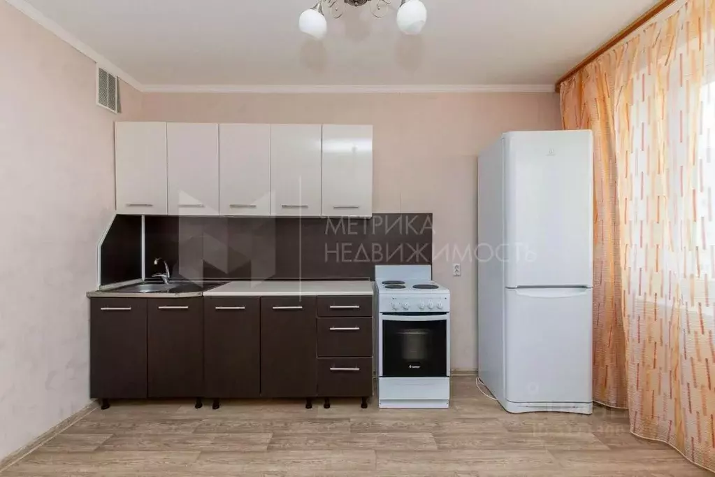 1-к кв. Тюменская область, Тюмень Кремлевская ул., 85 (42.0 м) - Фото 0