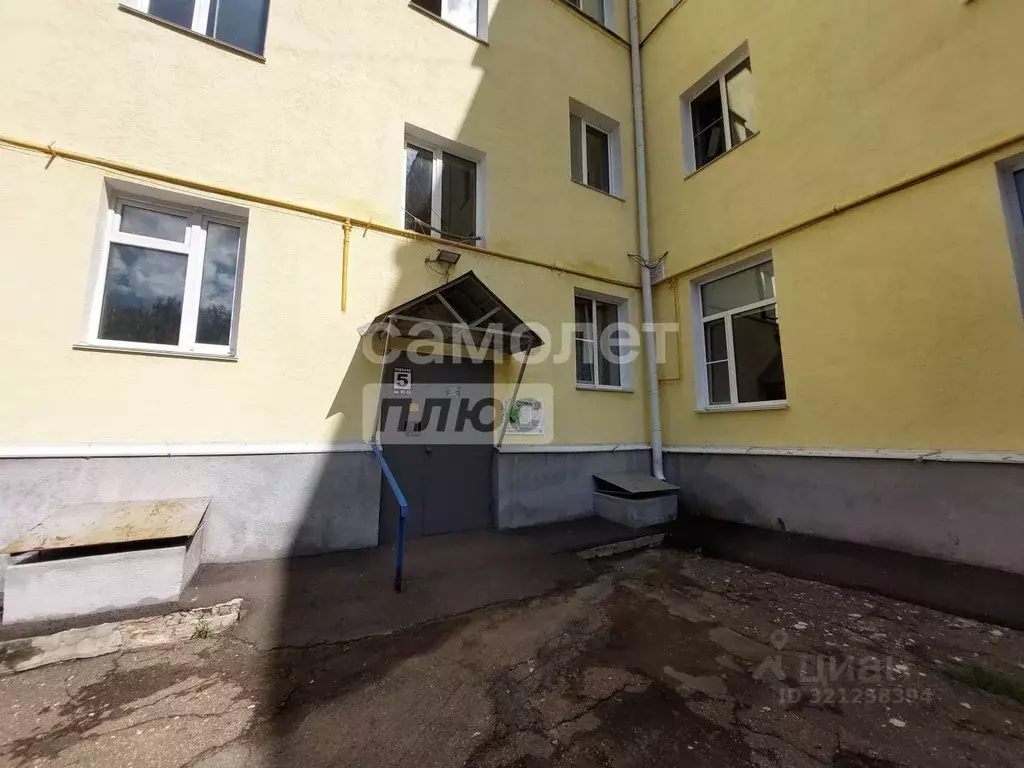 2-к кв. Пензенская область, Кузнецк Красноармейская ул., 108А (62.7 м) - Фото 1