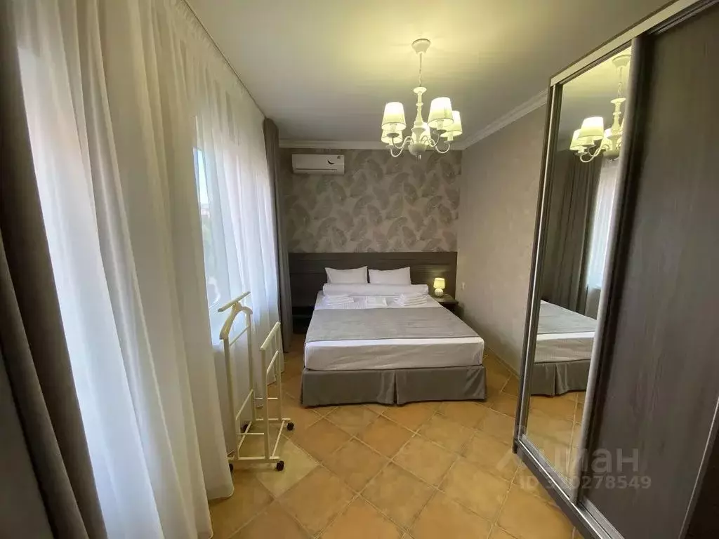 Комната Краснодарский край, Геленджик Советская ул., 7 - Фото 1