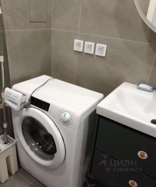 2-к кв. Тюменская область, Тюмень ул. Тимофея Чаркова, 93 (49.0 м) - Фото 2