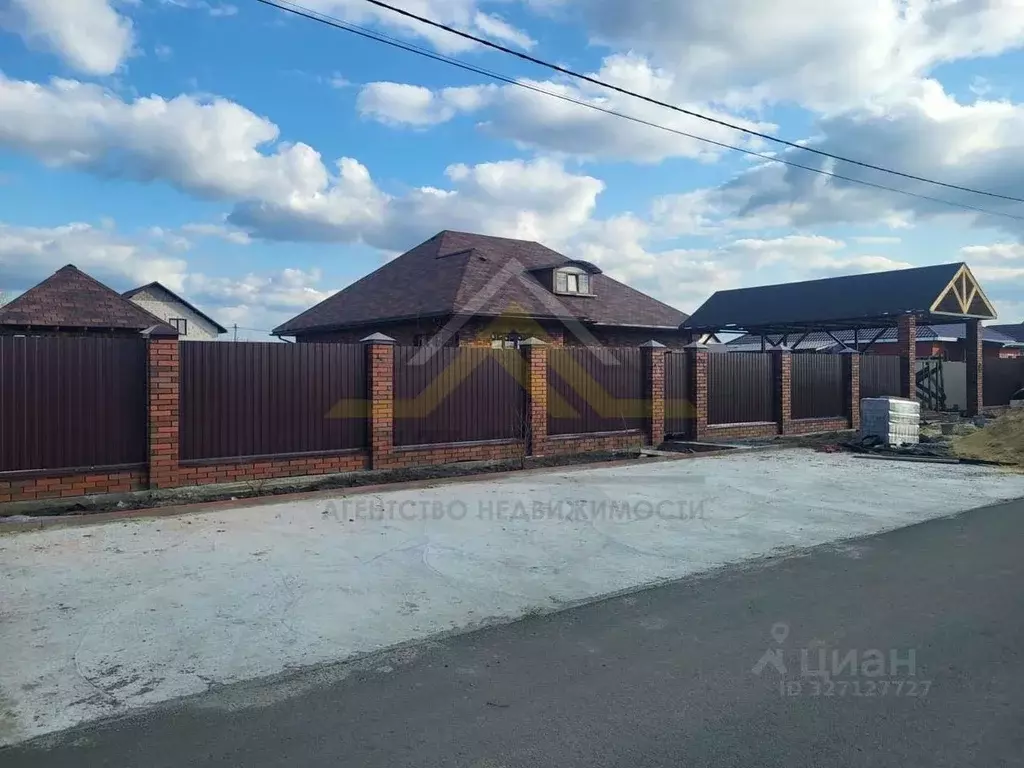 Коттедж в Белгородская область, Старооскольский городской округ, с. ... - Фото 1