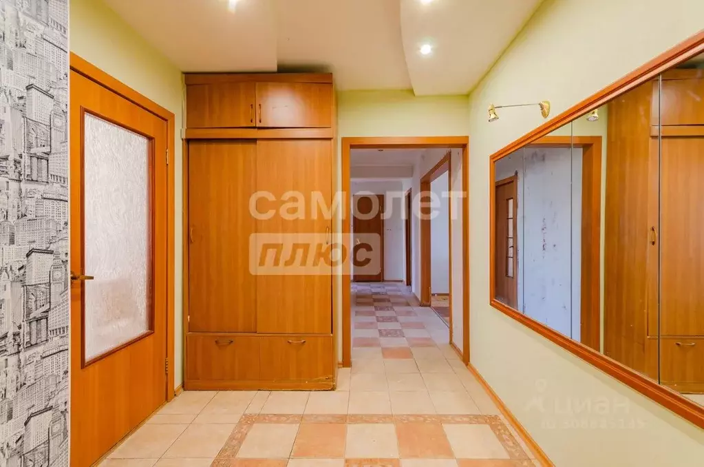 4-к кв. Челябинская область, Челябинск ул. Молодогвардейцев, 65а (88.2 ... - Фото 1