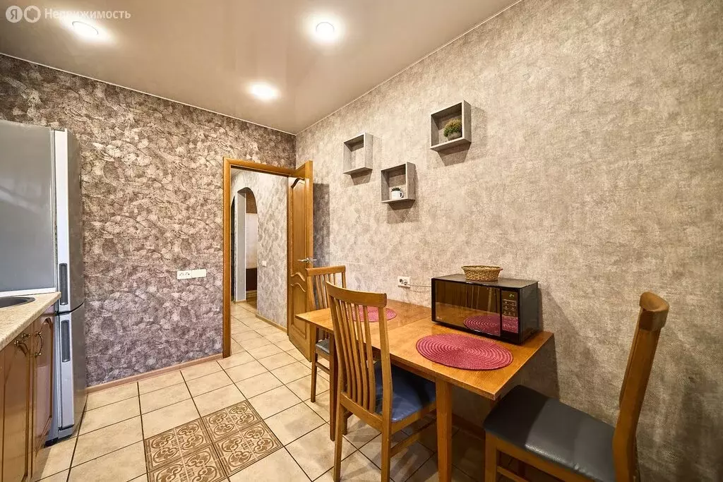 3-комнатная квартира: Хабаровск, улица Яшина, 33 (68.5 м) - Фото 1