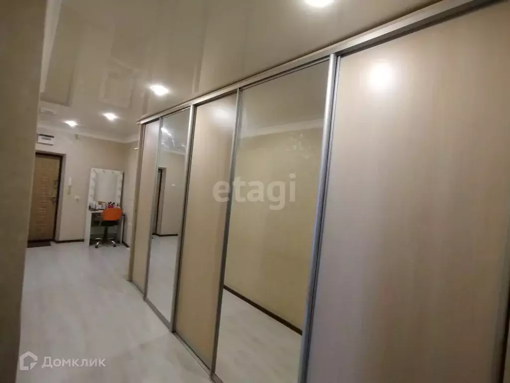 Продаётся 2-к квартира, 70 м - Фото 0