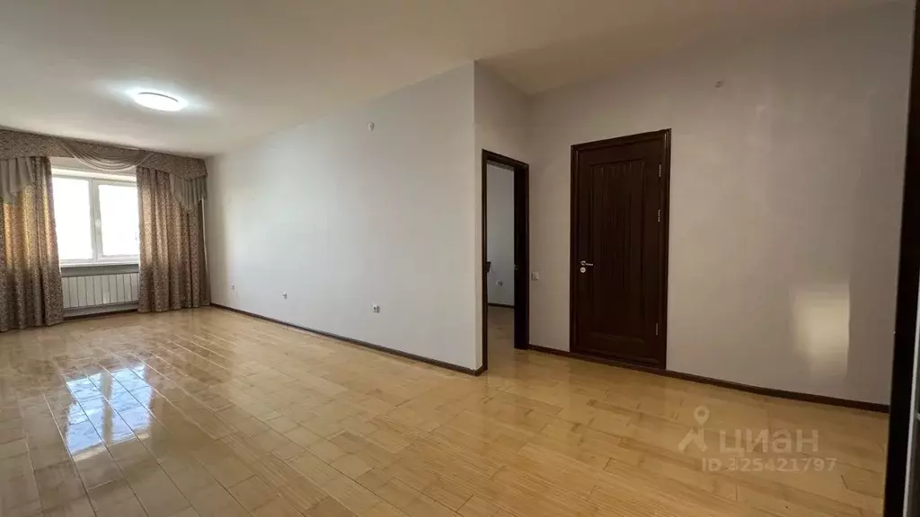 2-к кв. Саха (Якутия), Якутск ул. Кирова, 31/6 (66.9 м) - Фото 2