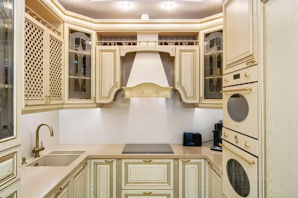 3-к кв. Тюменская область, Тюмень ул. Грибоедова, 13к1 (91.4 м) - Фото 0