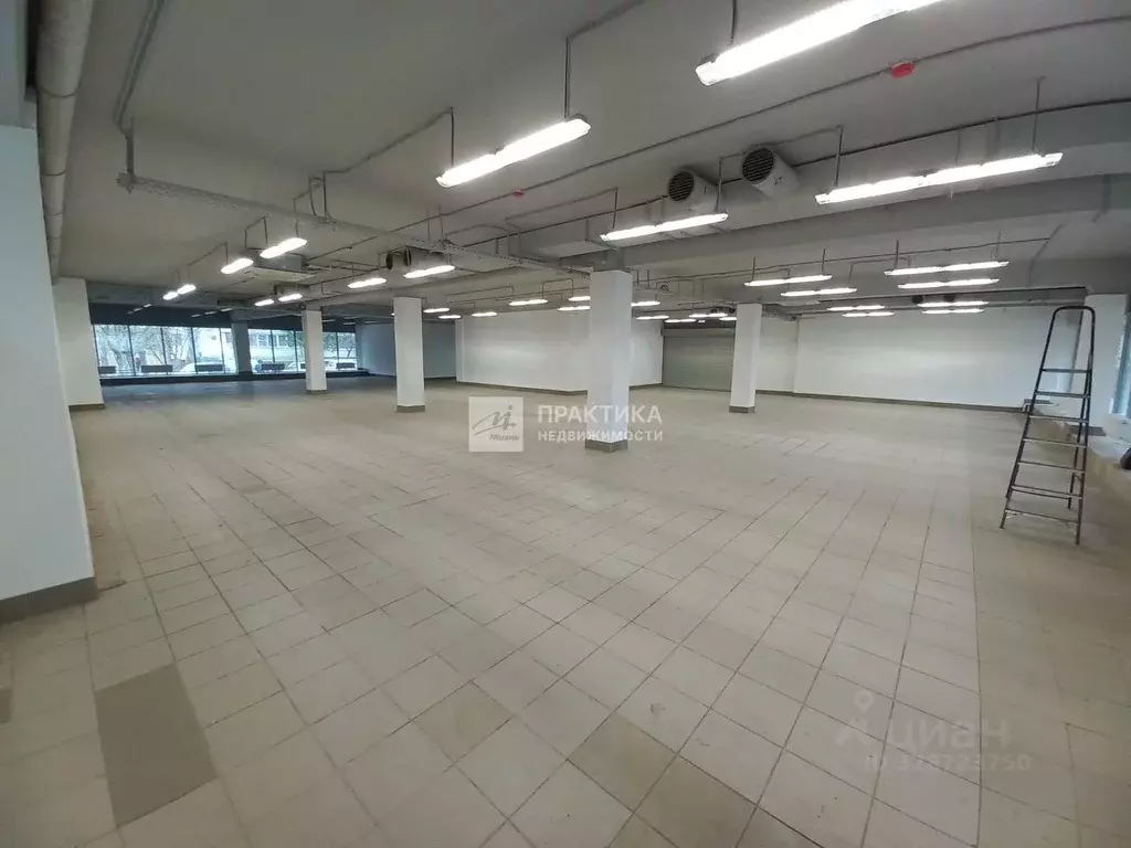 Помещение свободного назначения в Москва ул. Академика Анохина, 42К2 ... - Фото 1